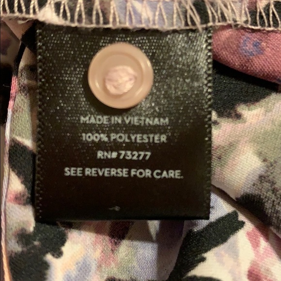 Vera Wang Floral Blouse - Picture 6 of 6